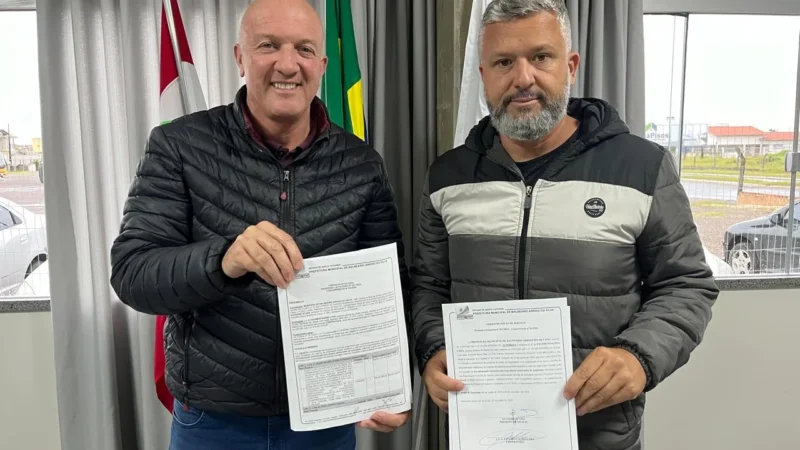 Ordem de serviço entregue: mais três ruas serão pavimentadas