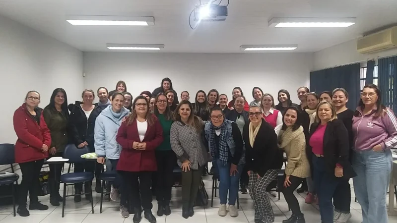 Escola de formação: atualização de saberes