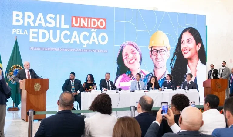 Pelo estado: educação de Santa Catarina fica para trás