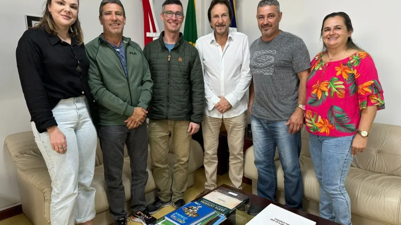 Prefeito de Araranguá discute demandas com comunidade da Lagoa da Serra