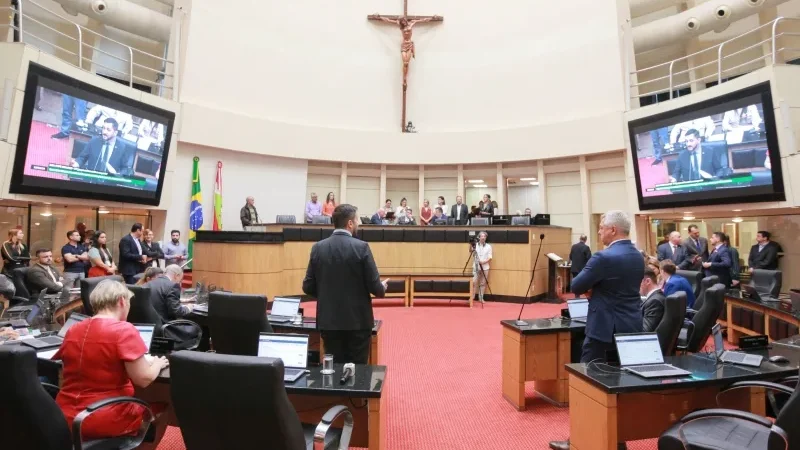 Pelo estado: PL do Governo é aprovado na Alesc