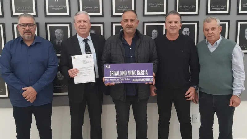 Vereador Neno Fontoura presta homenagem à família de Orivaldino Arino Garcia com nome de rua