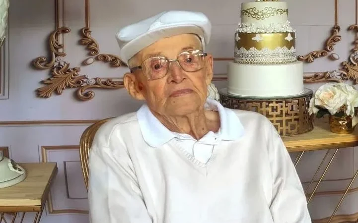 Vereadores lamentam morte de ex-presidente do Legislativo, Silvio Scarabelot, aos 102 anos