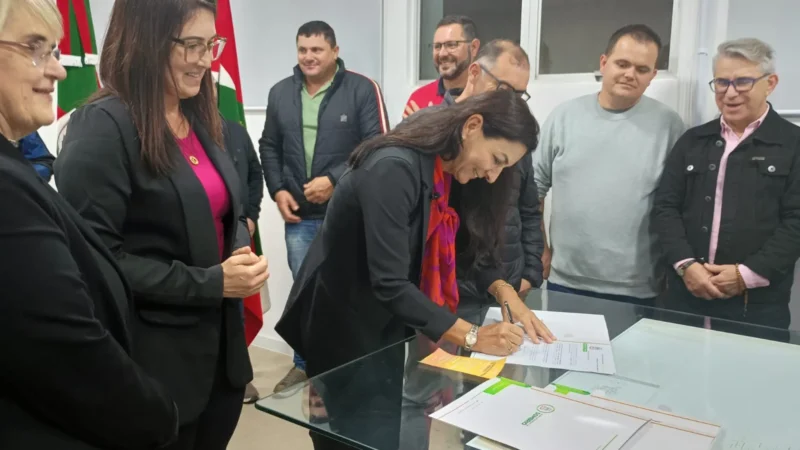 Na reta final, prefeitos entregam ordem de serviço; em BG, Ronaldinho pode disputar; e outras movimentações