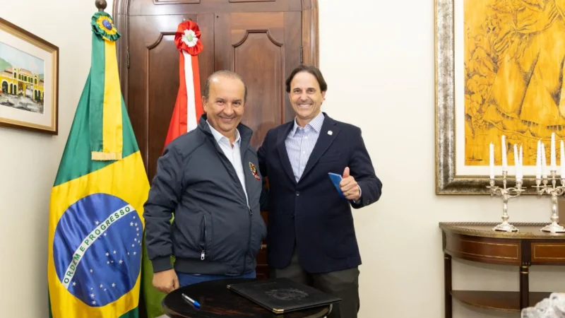 Governador empossa Paulo Bornhausen como secretário de Articulação Internacional