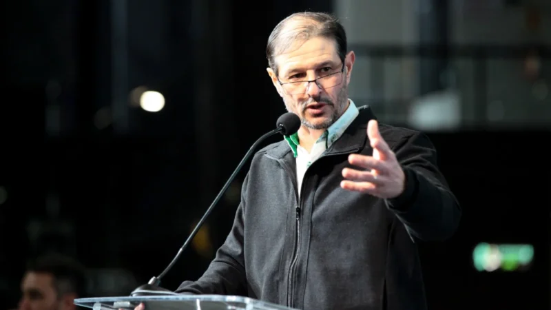 Rogério Dagostin destaca a importância de investimentos em pesquisa na ALESC Itinerante