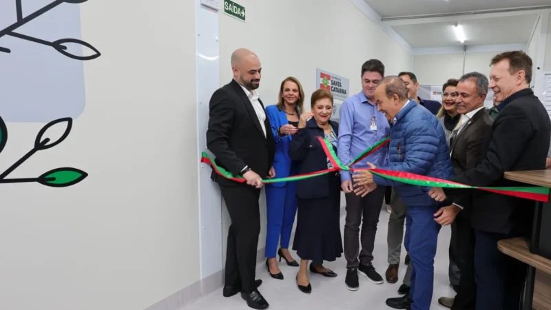 Governo do Estado inaugura nova sala de espera do Hospital Regional de São José