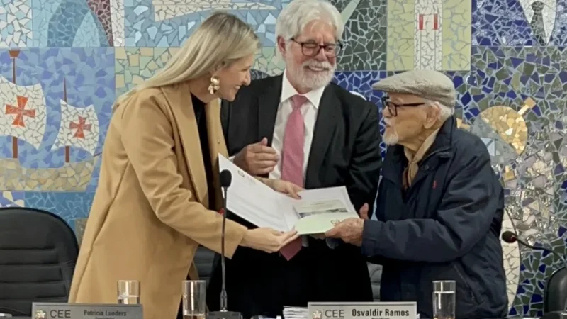 Escolas estaduais de SC irão receber exemplares de livro com abordagem científca sobre a importância da água