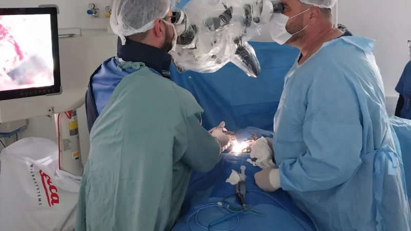IMAS/Hospital Dom Joaquim realiza primeira cirurgia de artrose de cervical com microscópio cirúrgico