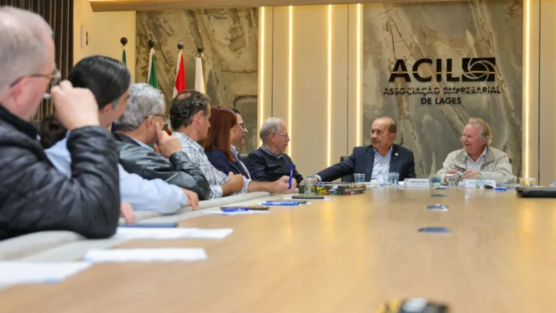 Jorginho Mello atualiza resultados do Estação Inverno em encontro na Associação Empresarial de Lages