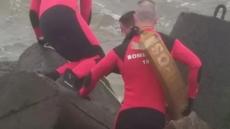 Corpo encontrado no molhes da barra pode ser de pescador desaparecido