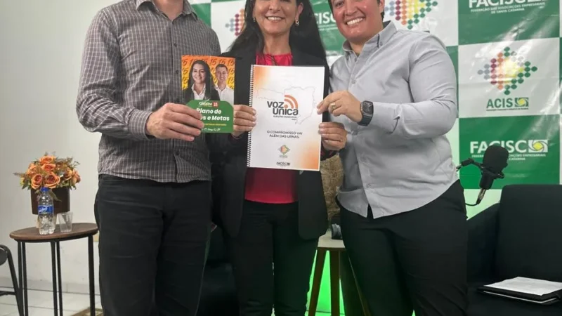 Gislaine Cunha participa de sabatina na ACIS e reafirma compromissos com a saúde e o desenvolvimento econômico