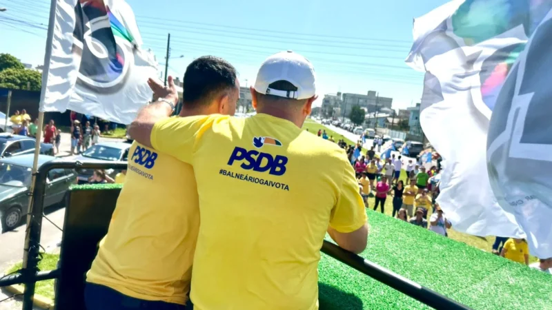 Kekinha e Jonatã mobilizam eleitores na “Passeata da Família” em Balneário Gaivota