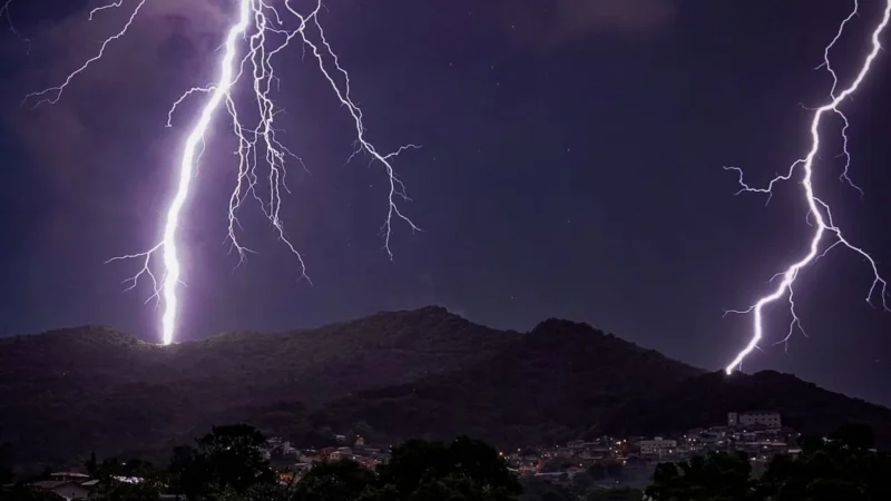 Temporais isolados são esperados em Santa Catarina nesta sexta-feira
