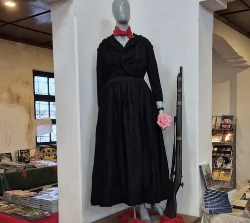 Culturanita expõe vestido de Anita