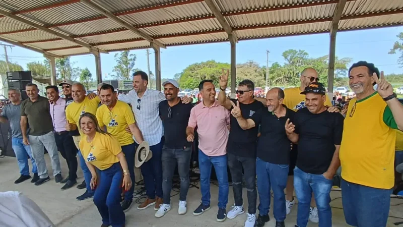 Balneário Gaivota: Kekinha e Jonatã confraternizam com vereadores eleitos e simpatizantes