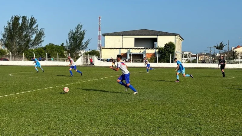 Muitos gols marcam as semifinais da Copa AMESC de Seleções