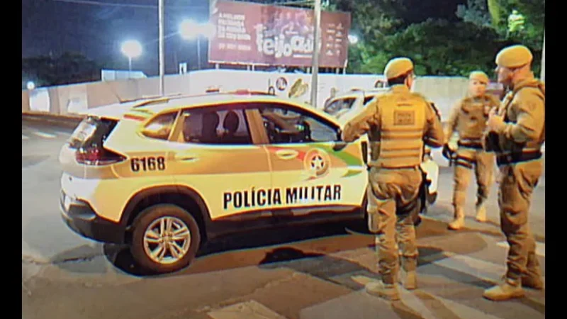 Dois homens atiraram contra outro, no meio da rua, no bairro Vila São José