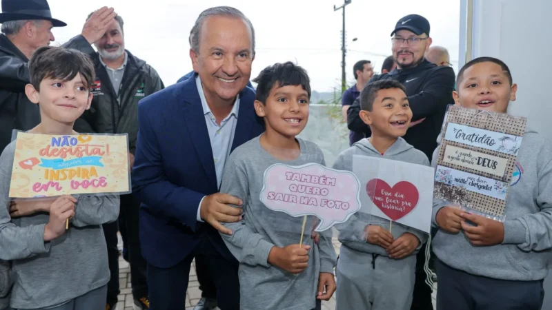 Governador inaugura ginásio poliesportivo na EEB Professor Egídio Baraúna em Lages
