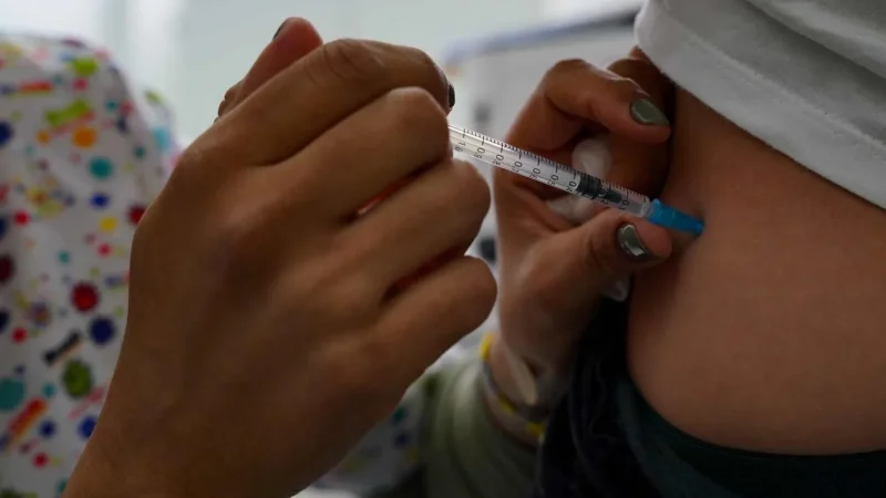 No Dia Nacional da Vacinação, Saúde reforça a importância de manter as vacinas em dia para evitar doenças