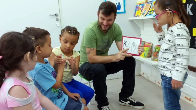 Lei que regulariza gratificação para professores da Educação Especial é aprovada