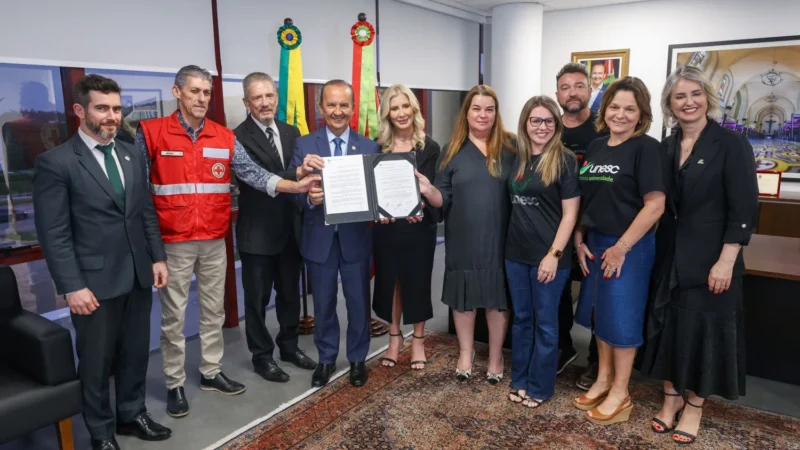 Governador sanciona lei que cria o programa Farmácia Solidária para distribuição gratuita de remédios à população