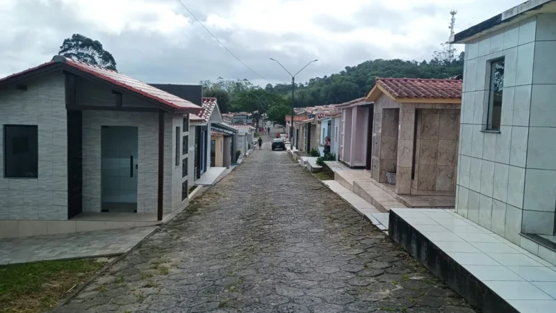 Prefeitura Municipal de Sombrio realiza melhorias para o Dia de Finados nos cemitérios municipais