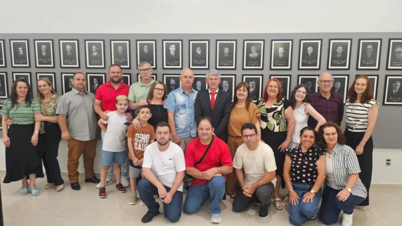 Vereador Paulinho aprova utilidade pública para Associação Frutos da Terra e homenageia família Cardoso