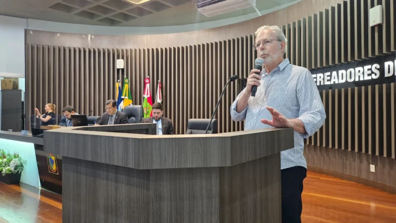 Médico fala sobre a campanha no município para os vereadores durante sessão