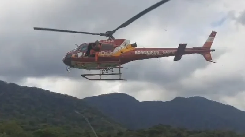 Em missão de resgate arriscada, corpo de montanhista é retirado do Pico do Jurapê