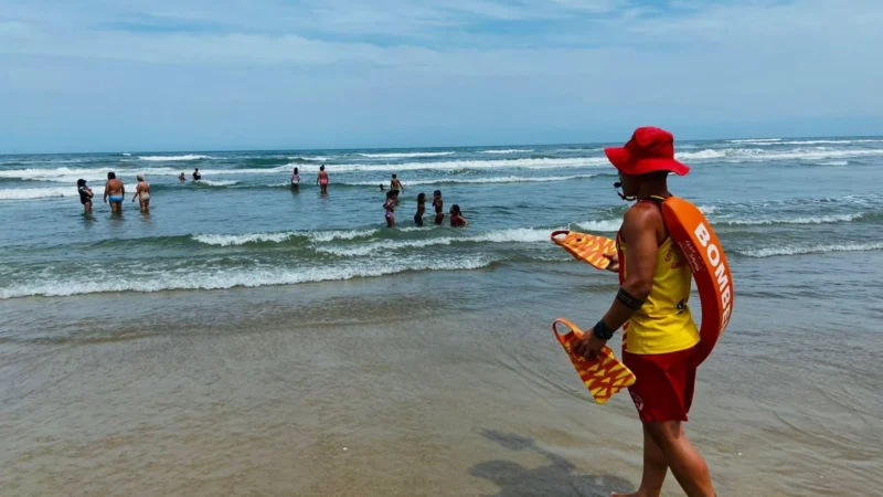Primeiro feriado da pré-temporada da Estação Verão tem 81 salvamentos por afogamento registrados