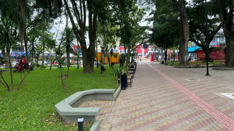 Praça Hercílio luz e Jardim Alcebíades seara