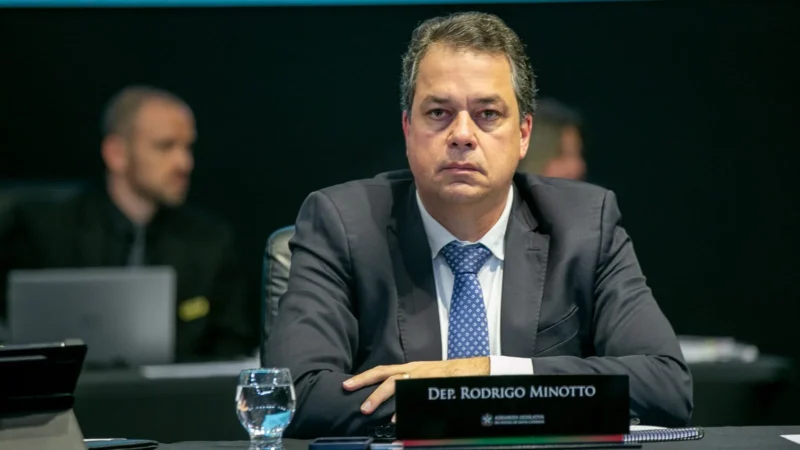 Déficit do sistema prisional: 5 mil vagas; PSD reunido; Brambila no DF; Republicanos reunido; e PP com Júlio