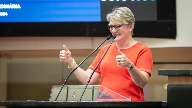 Luciane comemora repasse de ICMS da Educação a municípios que melhoraram desempenho educacional