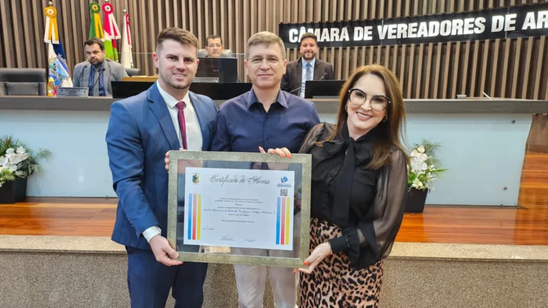 Grupo educacional Xodó da Tia Joyce e Extensão X recebem Moção de Reconhecimento da Câmara Municipal