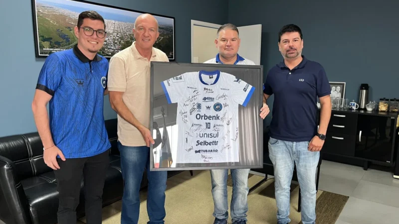 Município recebe recordação do primeiro jogo realizado no Ginásio de Esportes Francisco Leonardeli