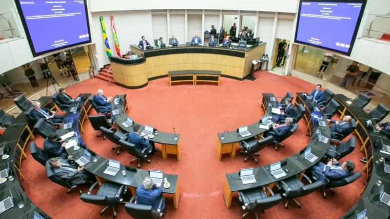Pelo estado: Alesc aprova orçamento do Estado para 2025