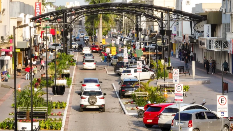 Final de semana com horário especial de Natal no comércio de Araranguá
