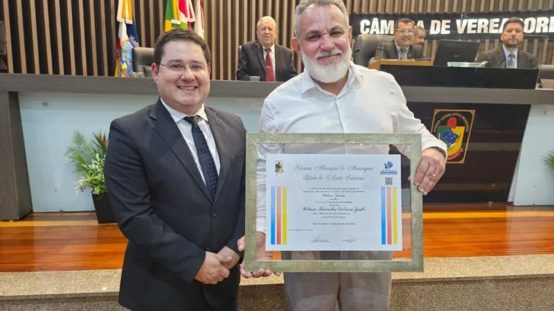 Câmara de Vereadores entrega cidadania honorária ao presidente da OAB