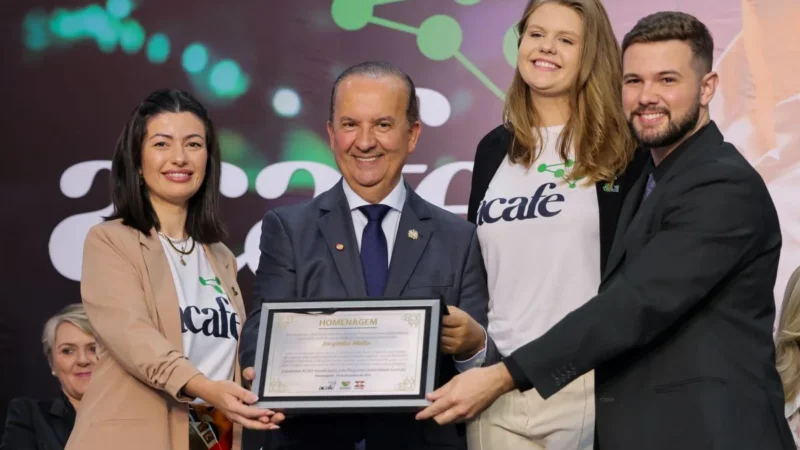 Governador participa de cerimônia de posse dos novos dirigentes da Acafe
