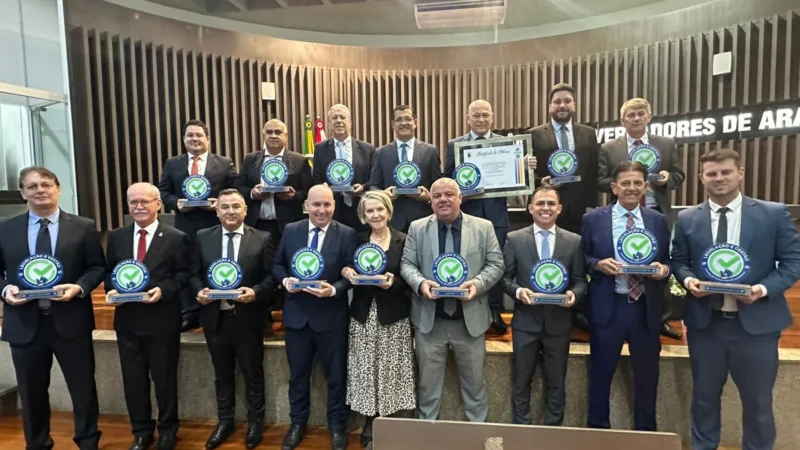 Câmara de Vereadores de Araranguá homenageia lideranças em sessão solene com o “Troféu Mérito – Legislação e Gestão”