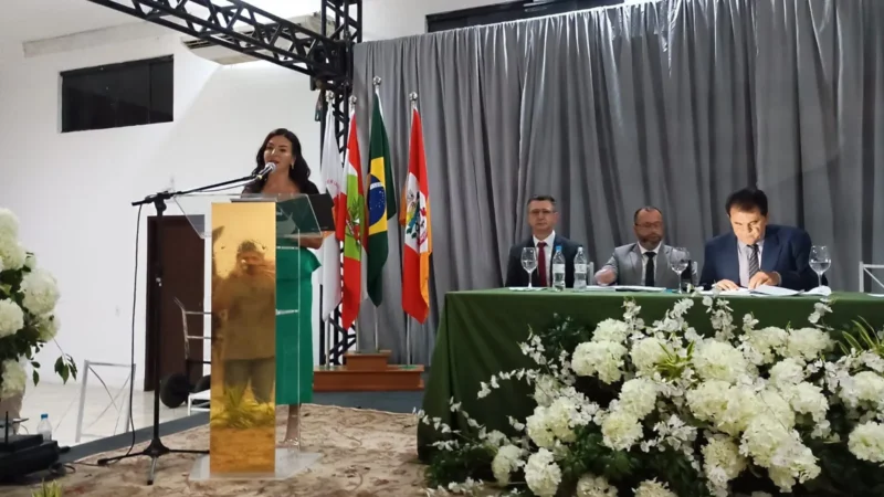 Posse dos reeleitos Gislaine e Jeriel e dos vereadores eleitos marca início da 18ª Legislatura em Sombrio