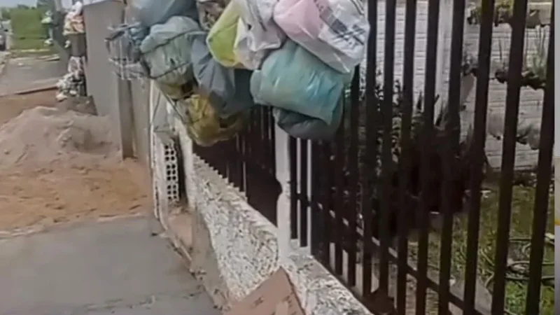 Moradores reclamam de falhas na coleta de lixo no bairro Santa Catarina