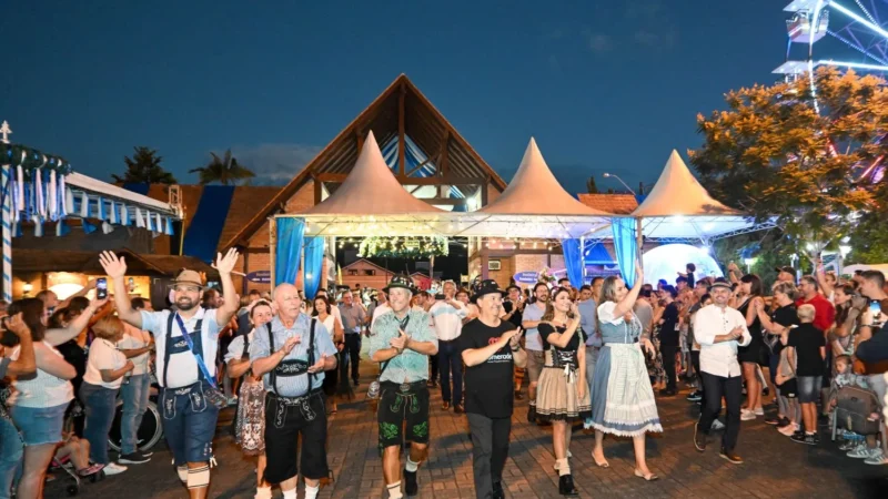 Governador Jorginho Mello prestigia abertura da 40ª Festa Pomerana no Vale do Itajaí
