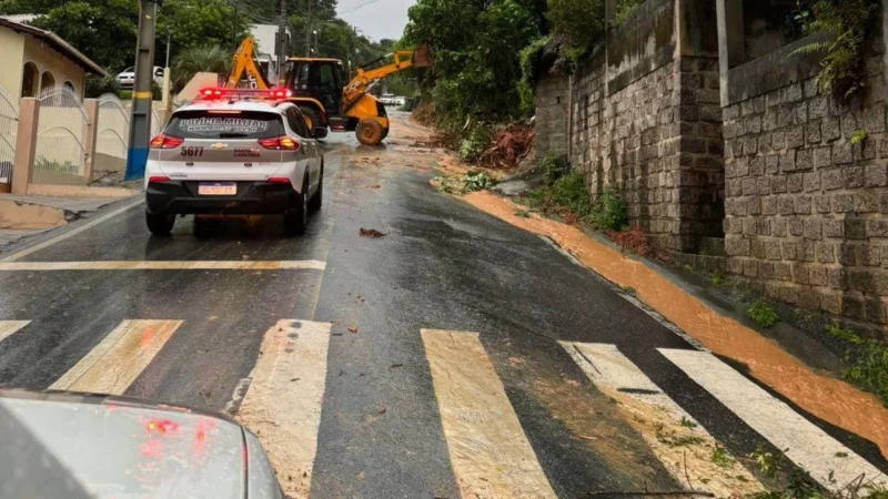 Chuvas em SC: Governo do Estado mobiliza equipes para atuar em rodovias estaduais afetadas pelas chuvas