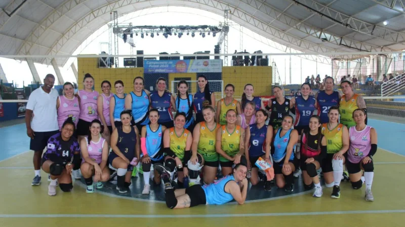 Atletas de SC e do RS participam da Copa da Integração do Voleibol em Balneário Arroio do Silva