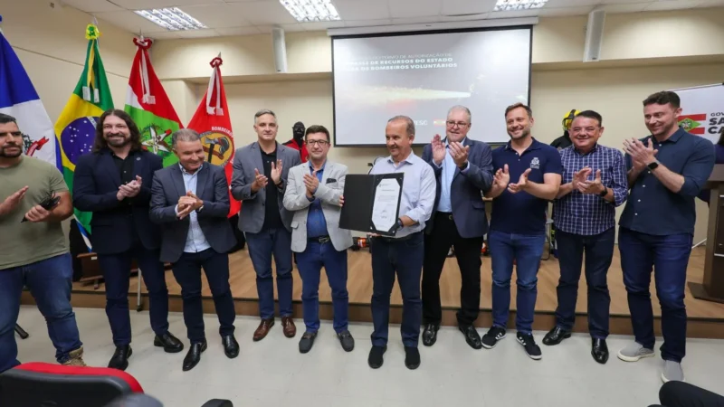 Em Joinville, governador autoriza repasse de R$ 10 milhões para os Bombeiros Voluntários de Santa Catarina