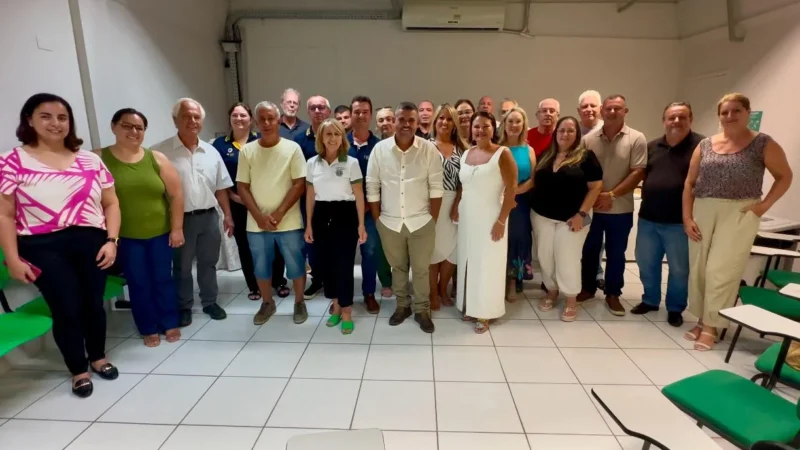 Amesc sem federal; PL se junta ao PT no Legislativo; posse da Abhra; e mais