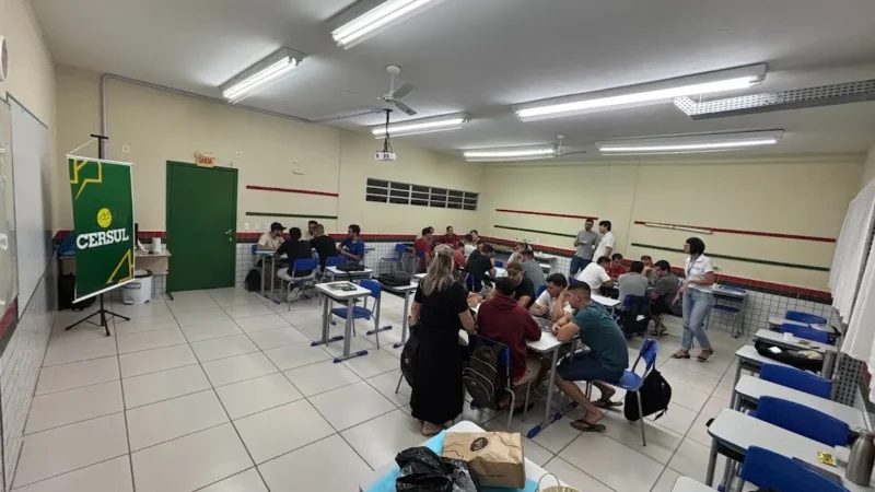 Estudantes do CERSUL Eletrotec são recebidos para reinício das atividades
