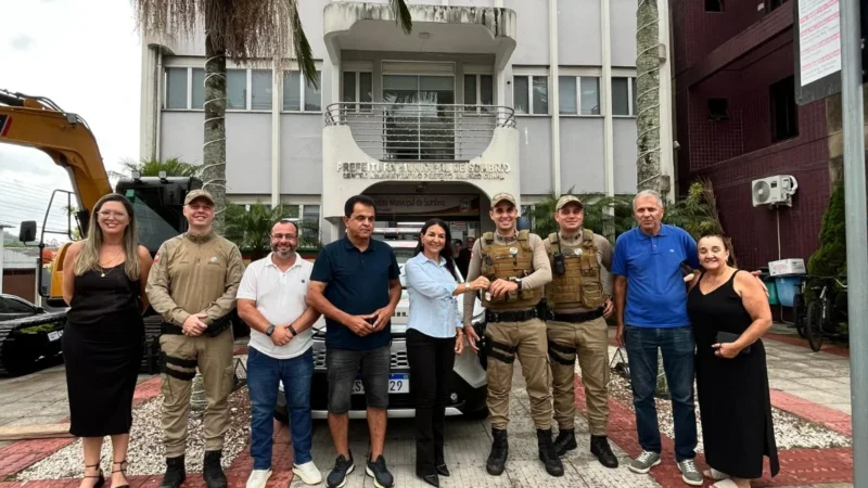 Prefeitura de Sombrio entrega novo veículo para a Polícia Militar